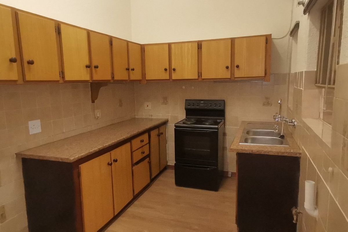 Comfortable 1-Bedroom Unit in a Well-Equipped Retirement Village - Photo 2