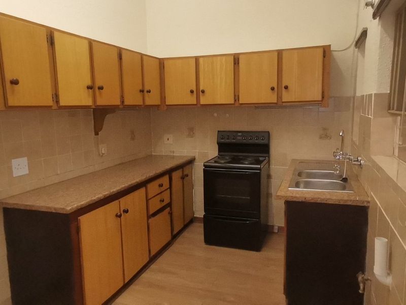 Comfortable 1-Bedroom Unit in a Well-Equipped Retirement Village - Photo 2