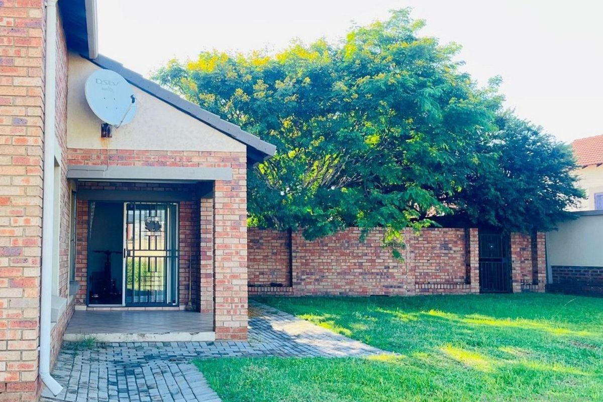 3 Bed 2 Bath with Large Garden - Photo 3