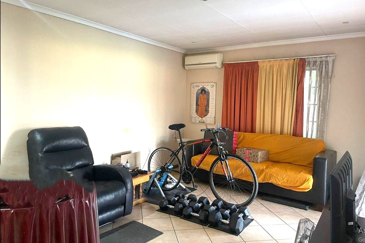 3 Bed 2 Bath with Large Garden - Photo 5