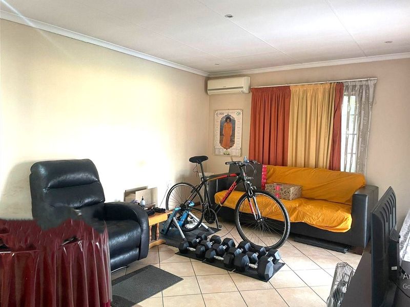 3 Bed 2 Bath with Large Garden - Photo 5