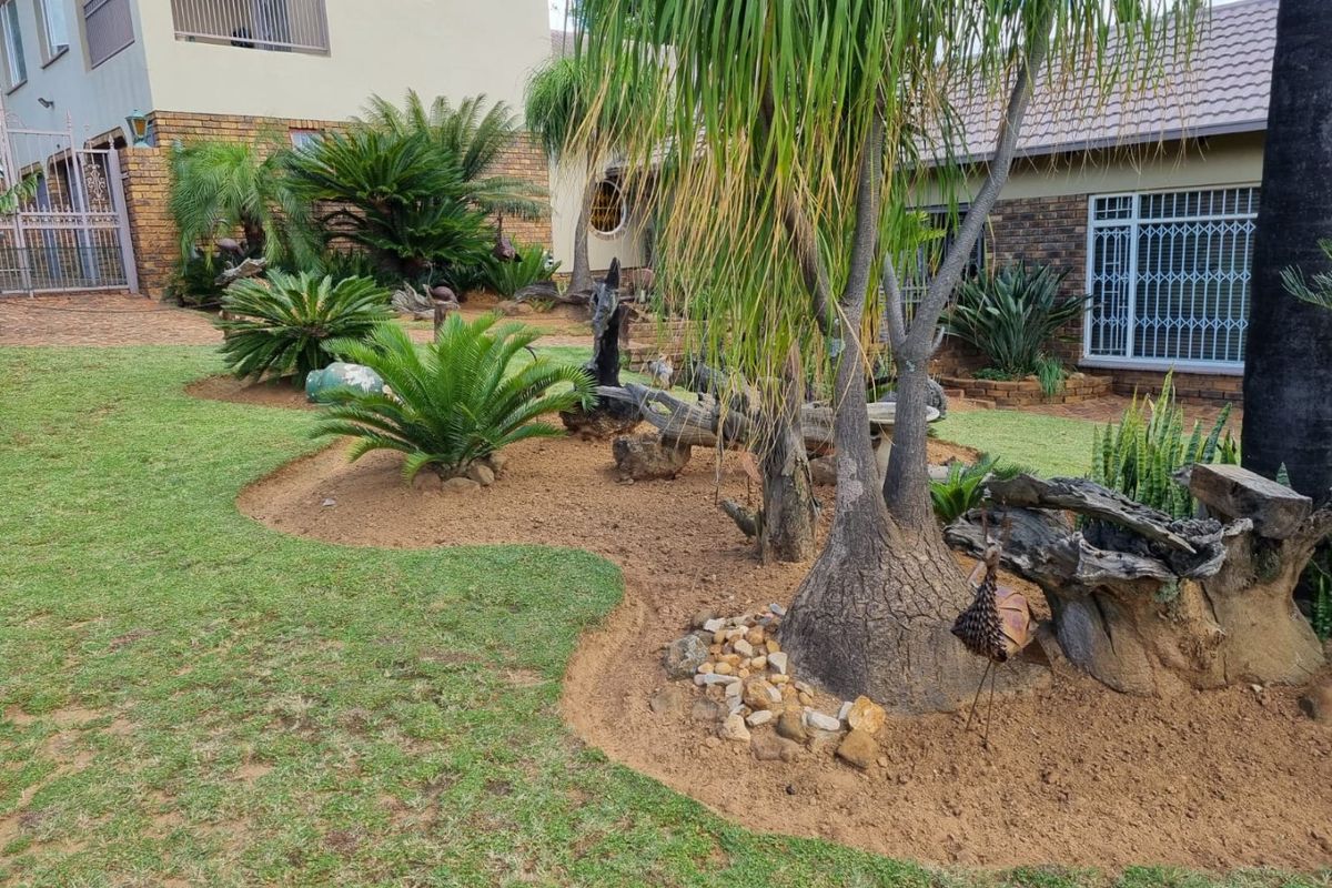 Spacious Family / Investment  Property For Sale In The Reeds  - Photo 2