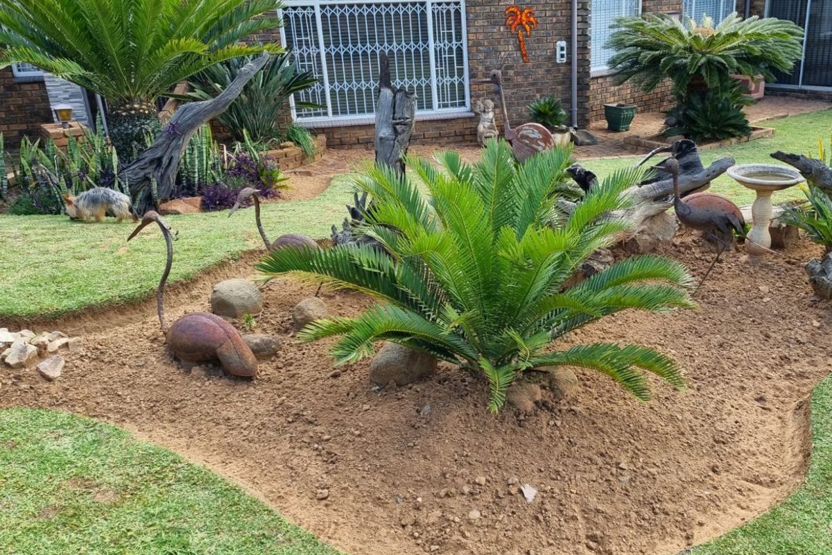 Spacious Family / Investment  Property For Sale In The Reeds  - Photo 3