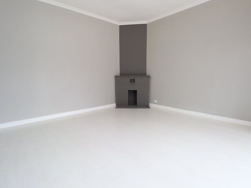 PLUS Granny flat newly renovated family home - Photo 4