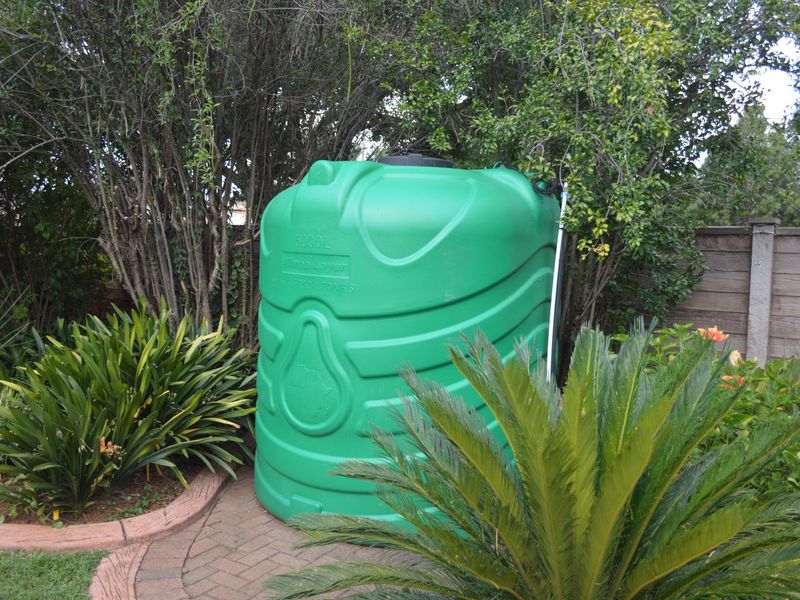 Immaculate Off-the-Grid Family Home in Prestigious Wilkoppies - Photo 6