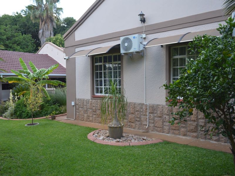 Immaculate Off-the-Grid Family Home in Prestigious Wilkoppies - Photo 2