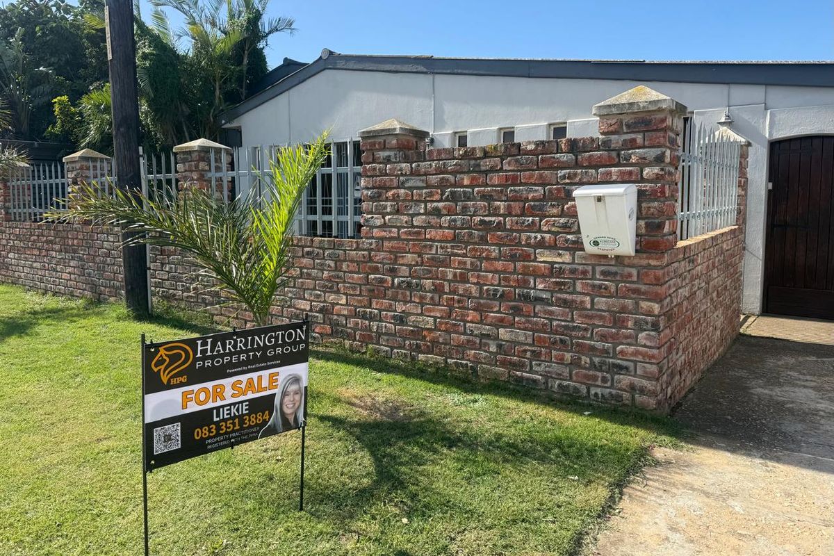 5 Bed Family Home for sale in Retief  - Photo 2