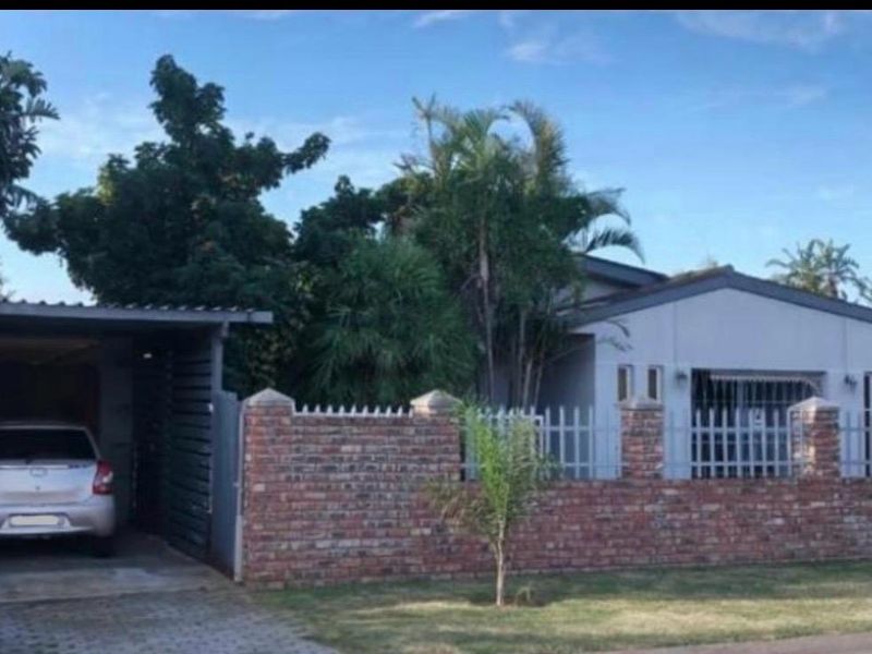 5 Bed Family Home for sale in Retief  - Photo 7