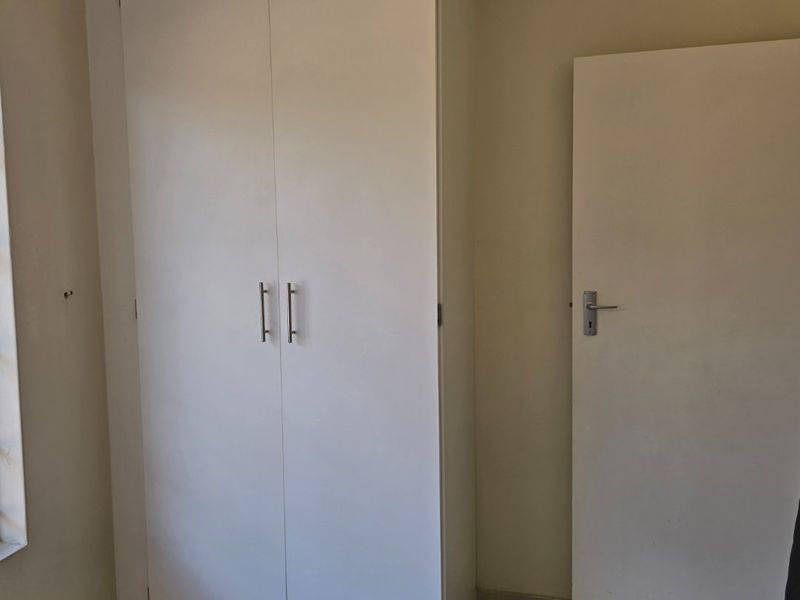 GREAT STARTER UNIT IN POPULAR COMPLEX - Photo 8