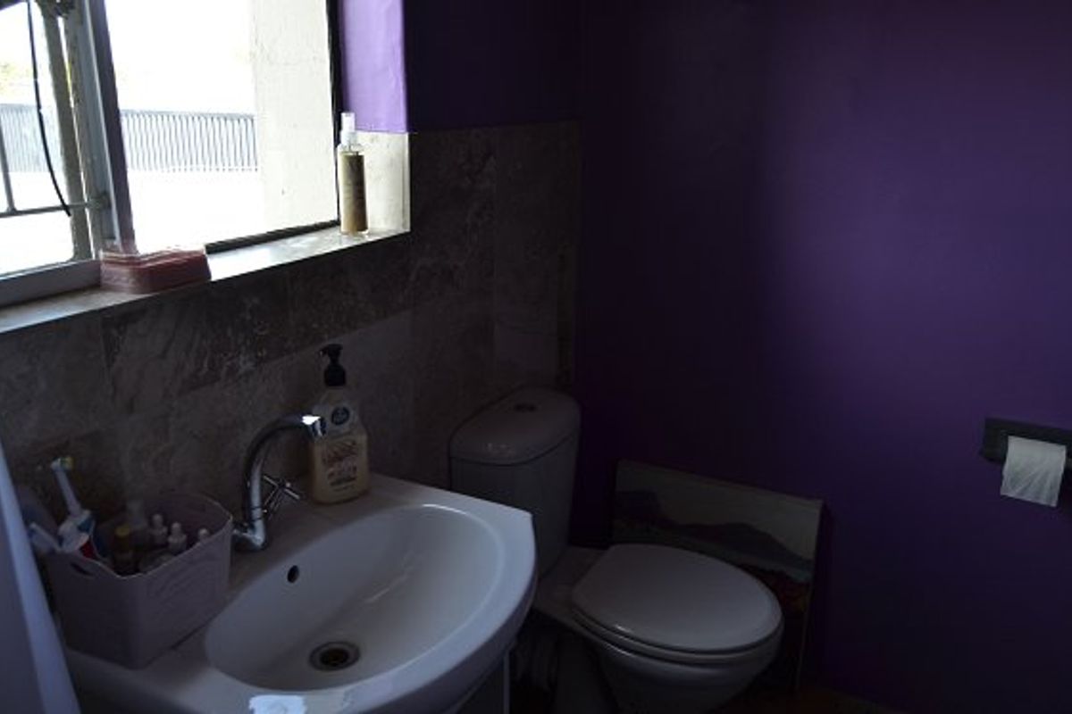 Unique 2-Bedroom Apartment in Vibrant Village Setting - Photo 5