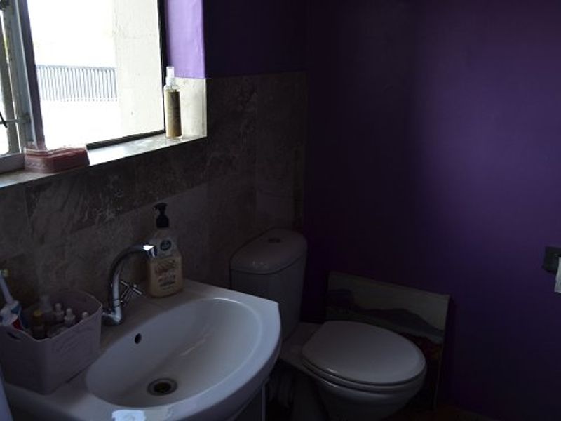 Unique 2-Bedroom Apartment in Vibrant Village Setting - Photo 5