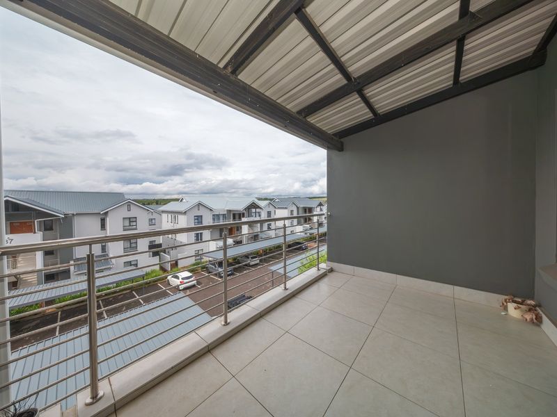 Stylish One Bedroom Apartment in Modderfontein - Photo 9