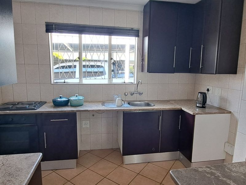 This beautifully renovated simplex is a must-see for discerning buyers seeking comfort, style, and security.  - Photo 7