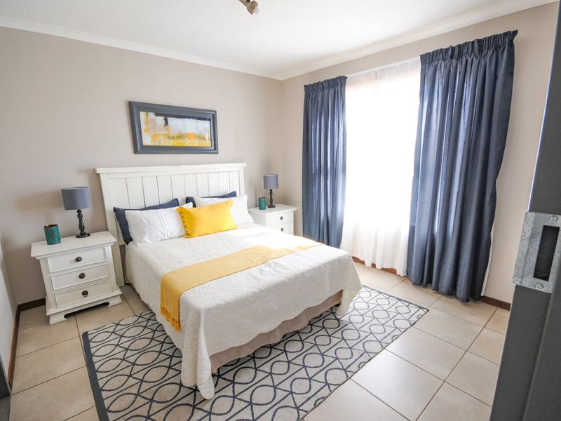 2 Bedroom 2 Bathroom apartment to rent at Eco Park East, Eco-Park Estate! - Photo 4