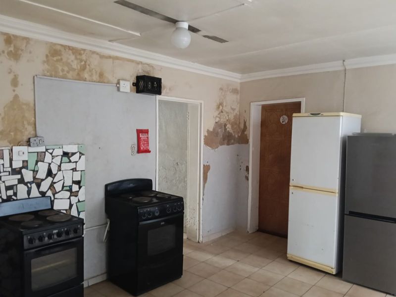 8 Bed House in Pretoria West for Sale - Photo 8