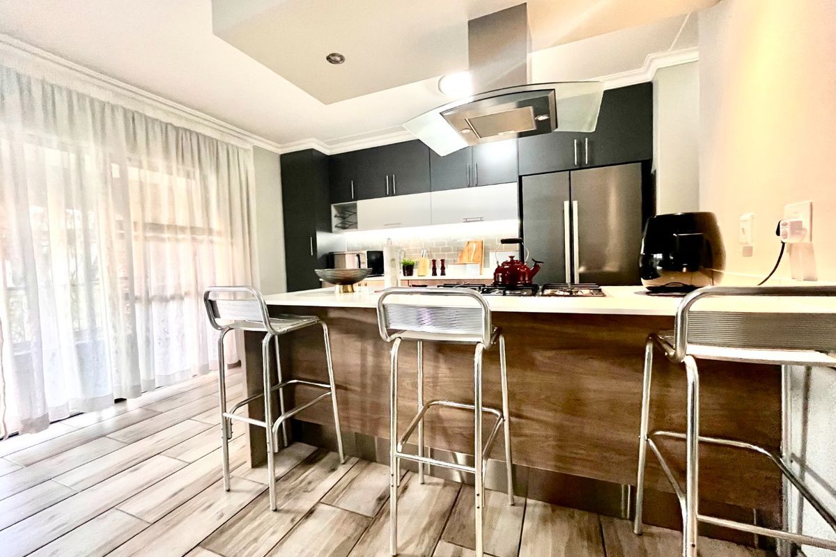 Modern 2 Bedroom Apartment with Spacious Balcony in Umthunzi Valley, Carlswald - Photo 4