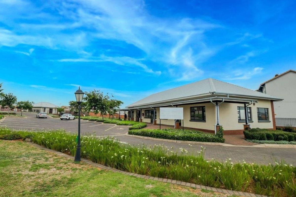 TWO BEDROOMS AND ONE FULL BATHROOM - Photo 3