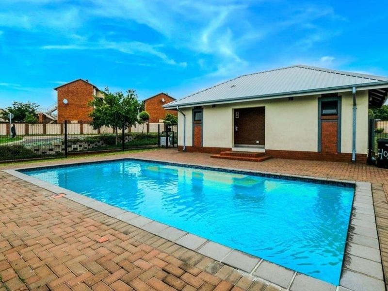 TWO BEDROOMS AND ONE FULL BATHROOM - Photo 2