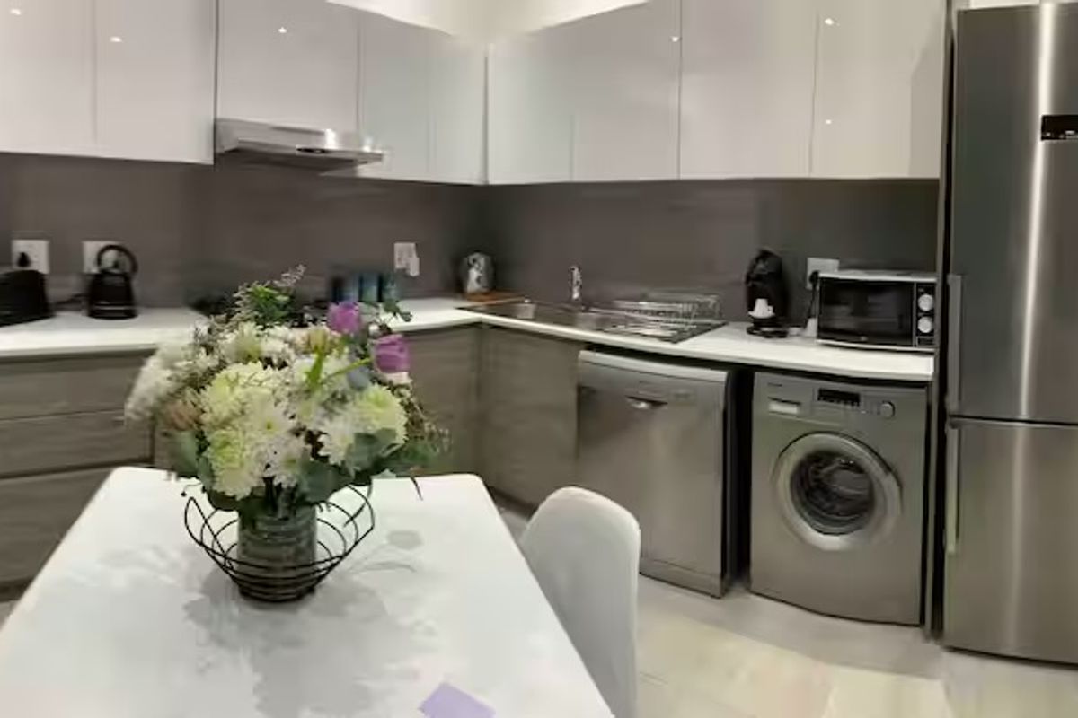 Fully Furnished Modern Studio Apartment at The Infinite – Exceptional Investment Opportunity - Photo 2