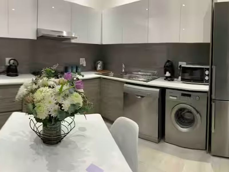 Fully Furnished Modern Studio Apartment at The Infinite – Exceptional Investment Opportunity - Photo 2