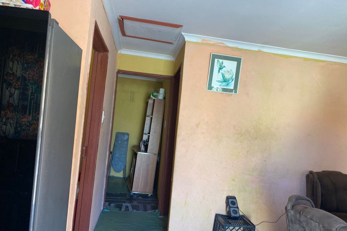 Neat 2-Bedroom Home for Sale in Mxolisi Phetani, Khayelitsha - Photo 4