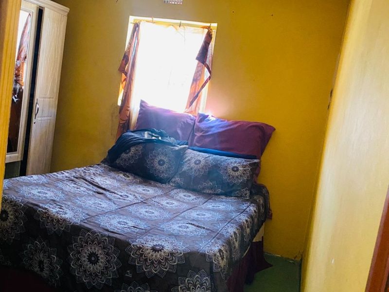 Neat 2-Bedroom Home for Sale in Mxolisi Phetani, Khayelitsha - Photo 9