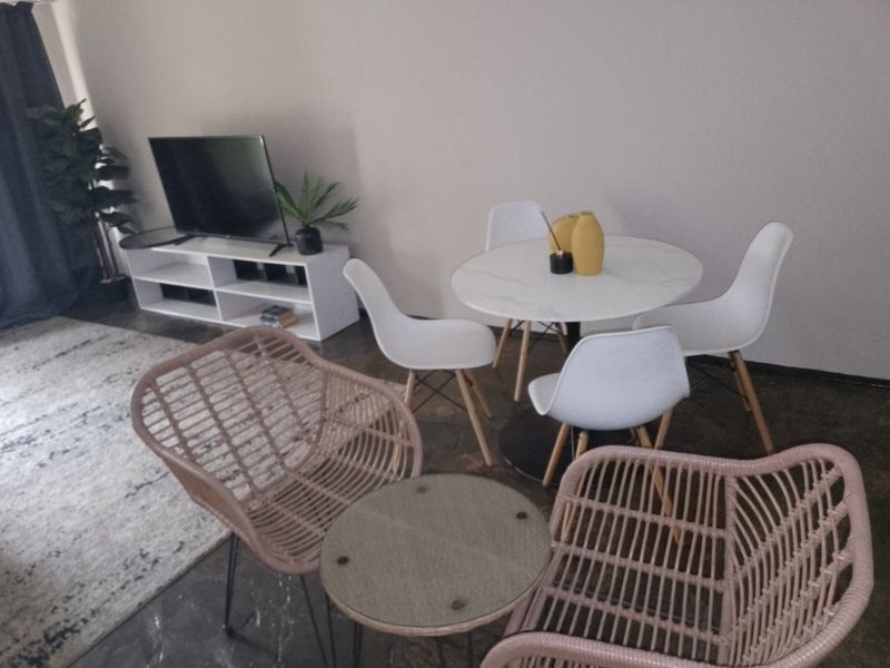 Affordable 2 Bedroom Apartment for Sale in Windsor East – Perfect for First-Time Buyers - Photo 5