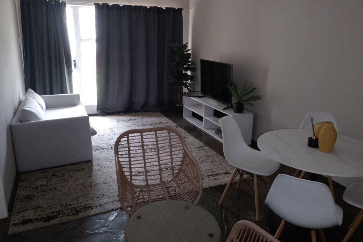 Affordable 2 Bedroom Apartment for Sale in Windsor East – Perfect for First-Time Buyers - Photo 4