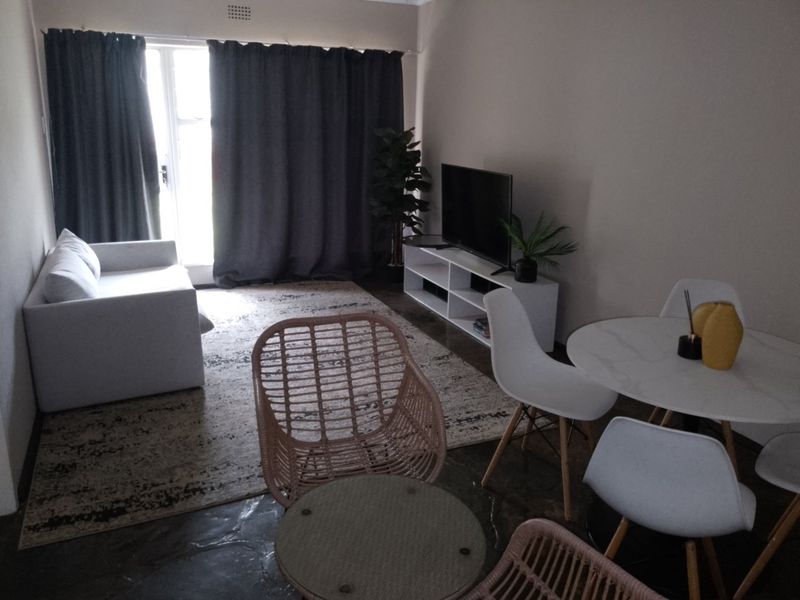 Affordable 2 Bedroom Apartment for Sale in Windsor East – Perfect for First-Time Buyers - Photo 4