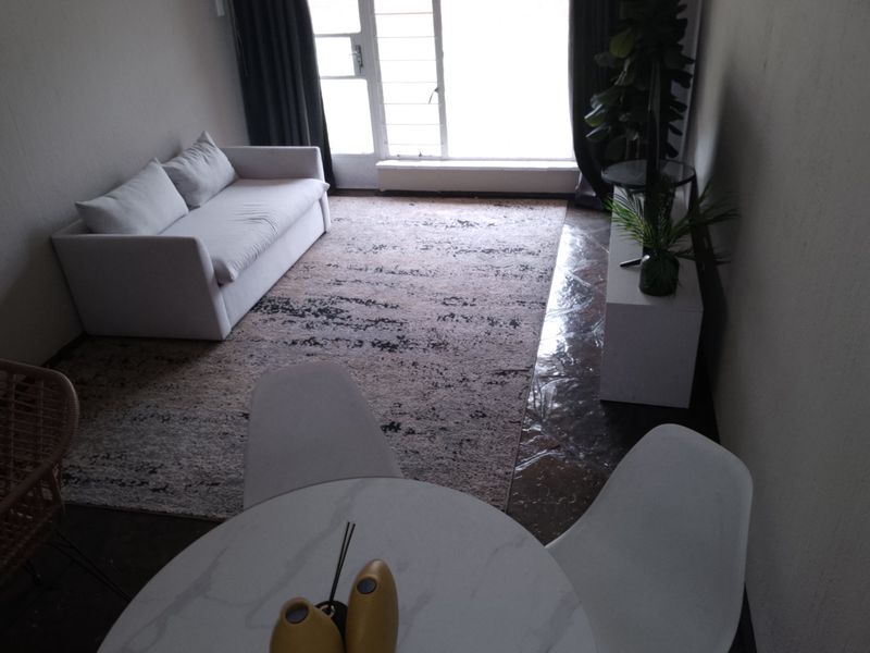 Affordable 2 Bedroom Apartment for Sale in Windsor East – Perfect for First-Time Buyers - Photo 8