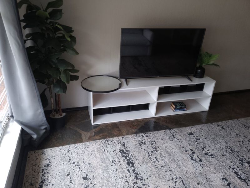 Affordable 2 Bedroom Apartment for Sale in Windsor East – Perfect for First-Time Buyers - Photo 3