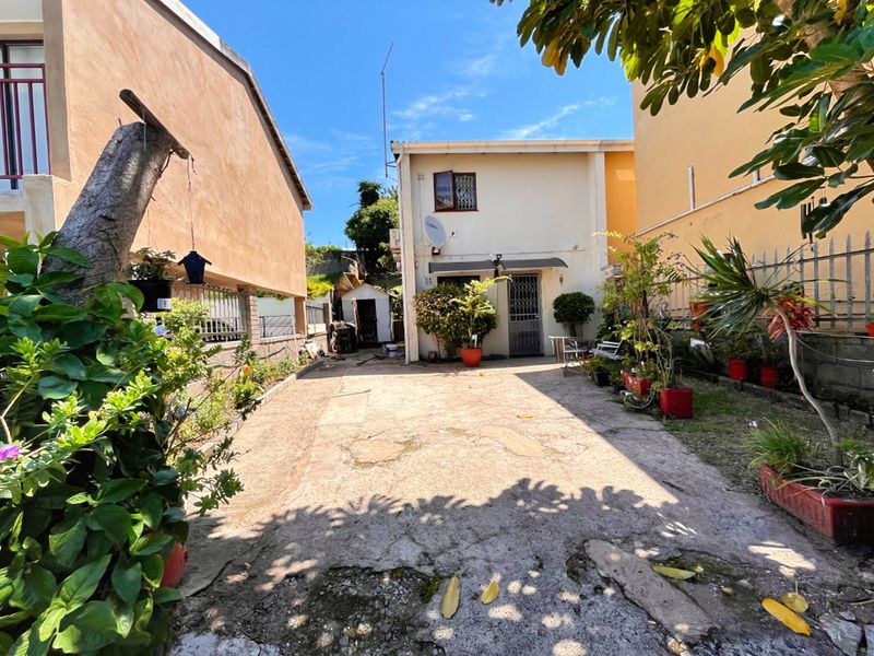 Reduced to Sell:  Cozy 2-Bedroom Duplex with Access to Key Amenities, CBD, Westville and Pine Town - Photo 9