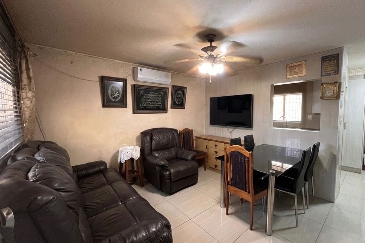 Reduced to Sell:  Cozy 2-Bedroom Duplex with Access to Key Amenities, CBD, Westville and Pine Town - Photo 4