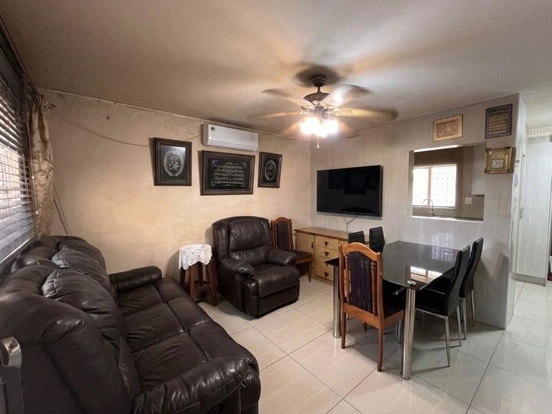 Reduced to Sell:  Cozy 2-Bedroom Duplex with Access to Key Amenities, CBD, Westville and Pine Town - Photo 4