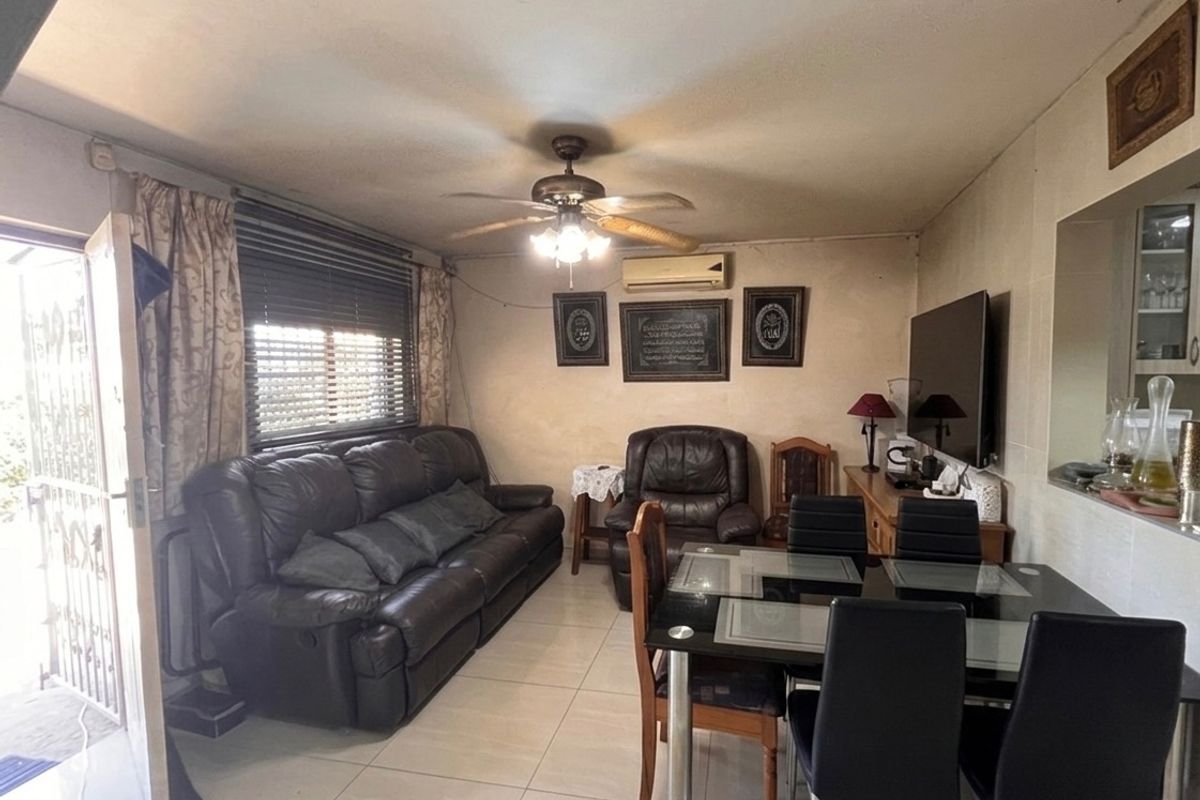 Reduced to Sell:  Cozy 2-Bedroom Duplex with Access to Key Amenities, CBD, Westville and Pine Town - Photo 3