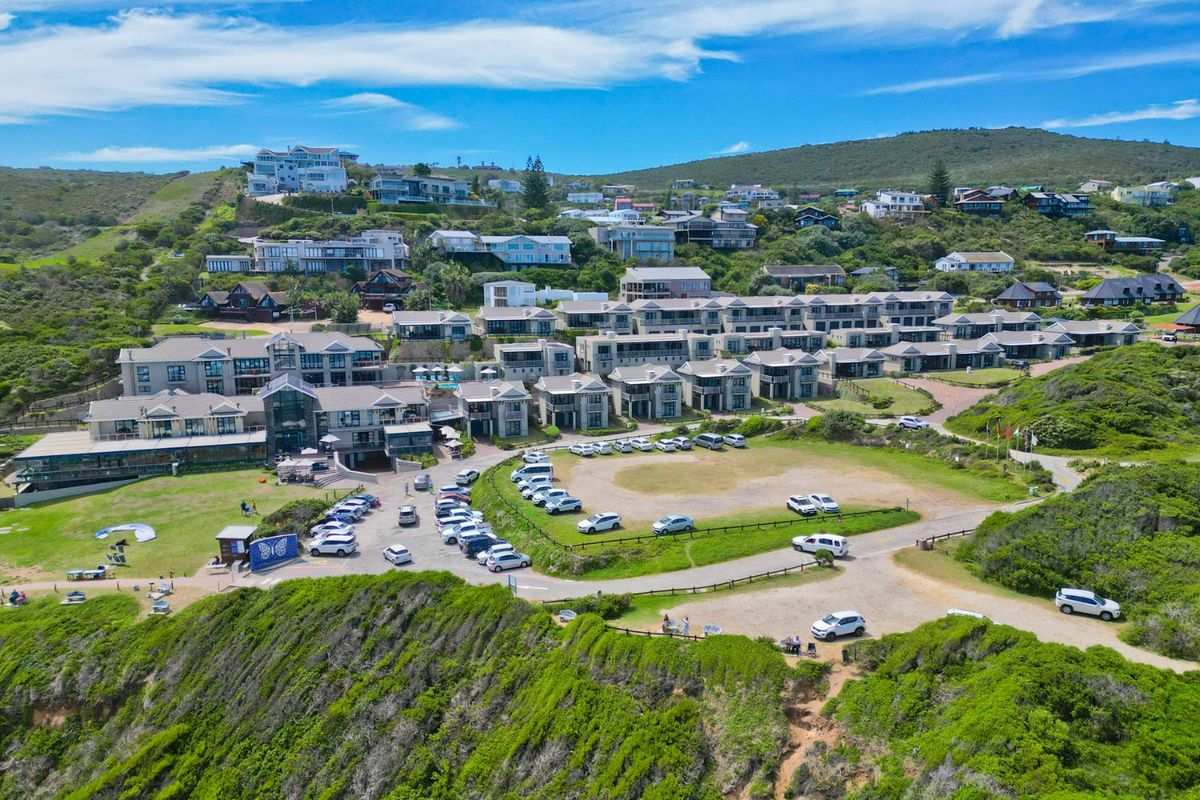 Resort just a short walk to the beach!  - Photo 3