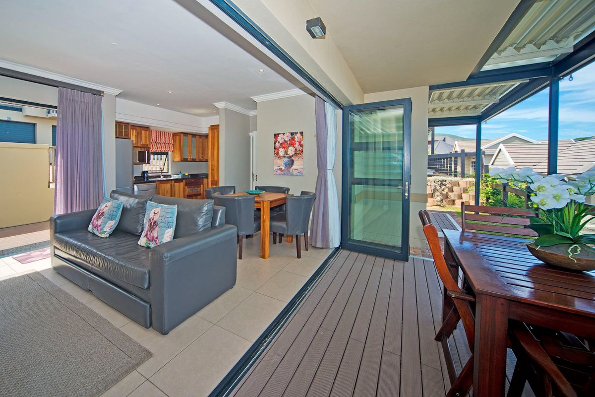 Resort just a short walk to the beach!  - Photo 4