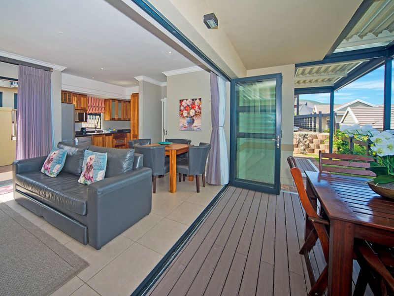 Resort just a short walk to the beach!  - Photo 4