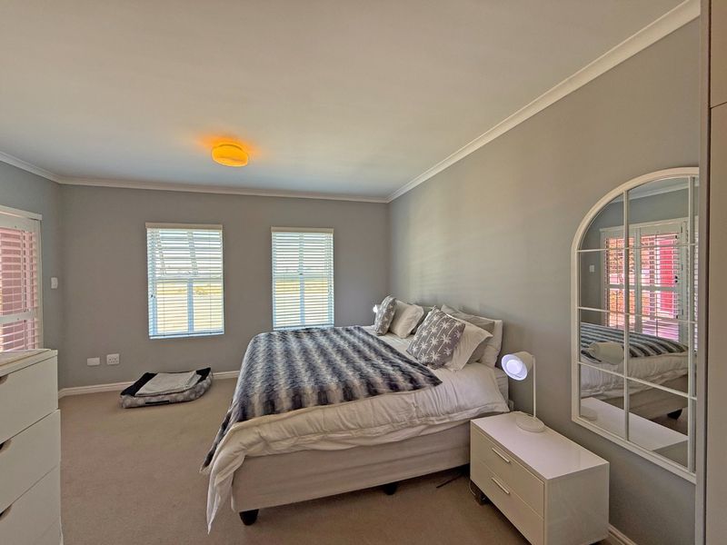 Elegant Coastal Family Living, 4 bedrooms, 4 Bathrooms in a Quiet Cul-de-Sac, Langebaan.  - Photo 5