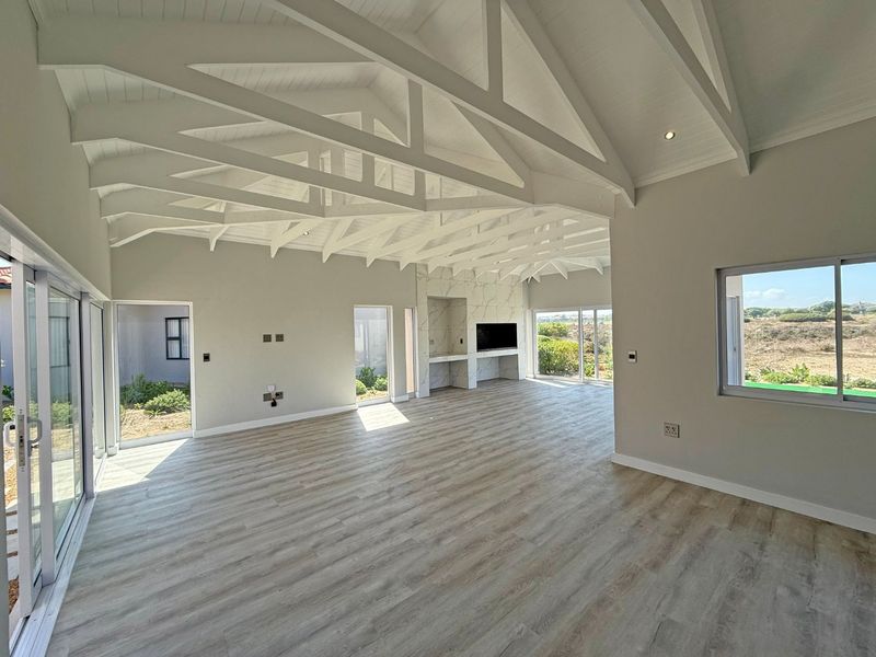 Architectural Excellence on the 13th Fairway – 4 Bedroom, 4 Bathroom House - Brand New in Langebaan Country Estate - Photo 9