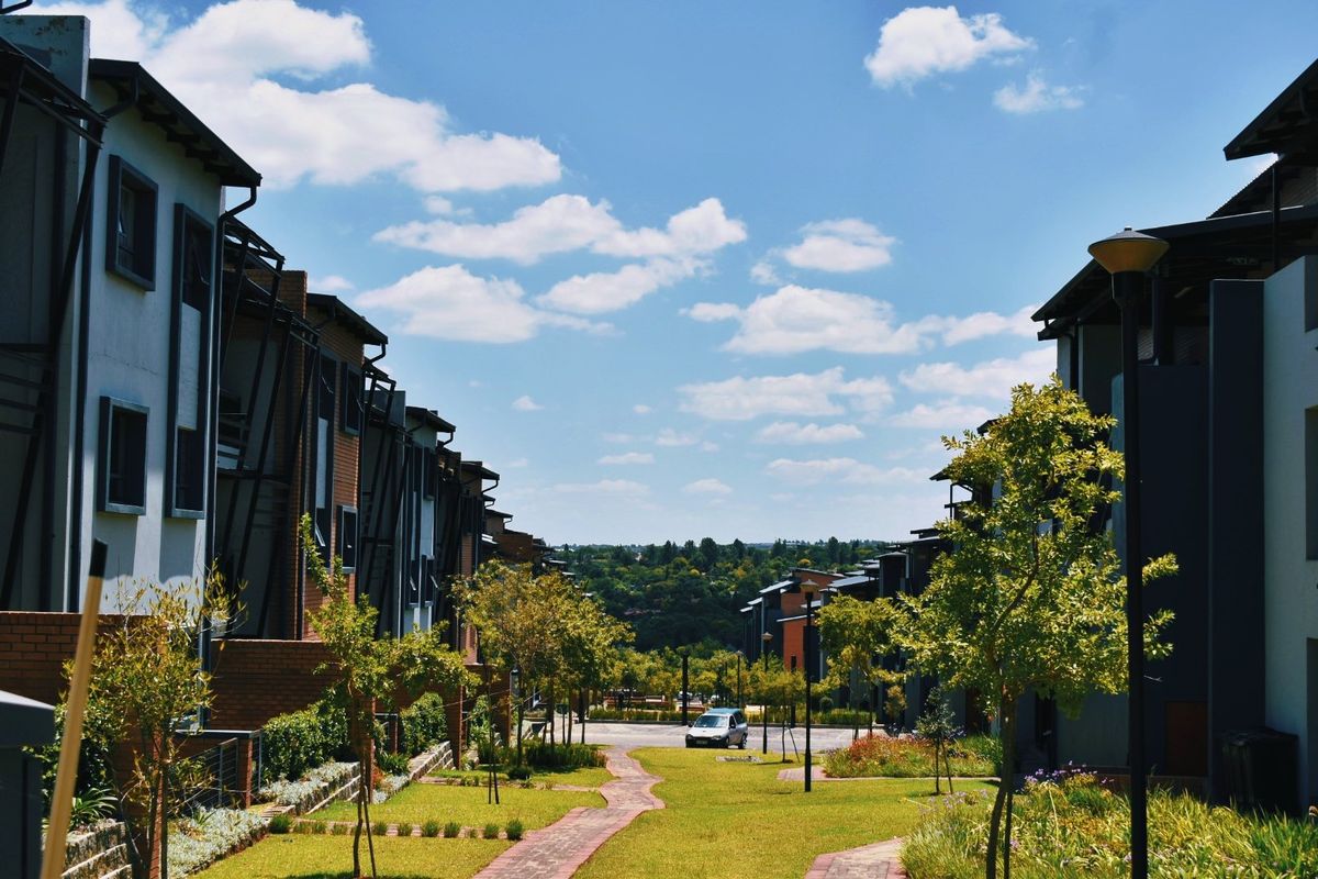 Modern 2 Bed 2 Bath Apartment in the Heart of Vorna Valley    - Photo 3