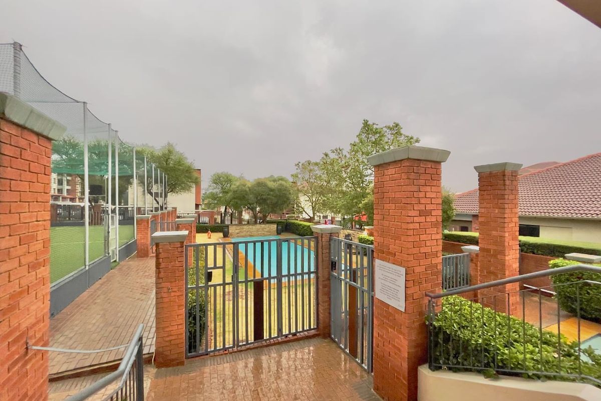 2 Bedroom 2 Bathroom for Sale  - Photo 3