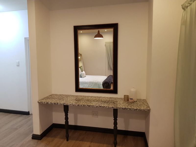 Spacious Multi-Family Home with Pool in Surrey Estate - Photo 8