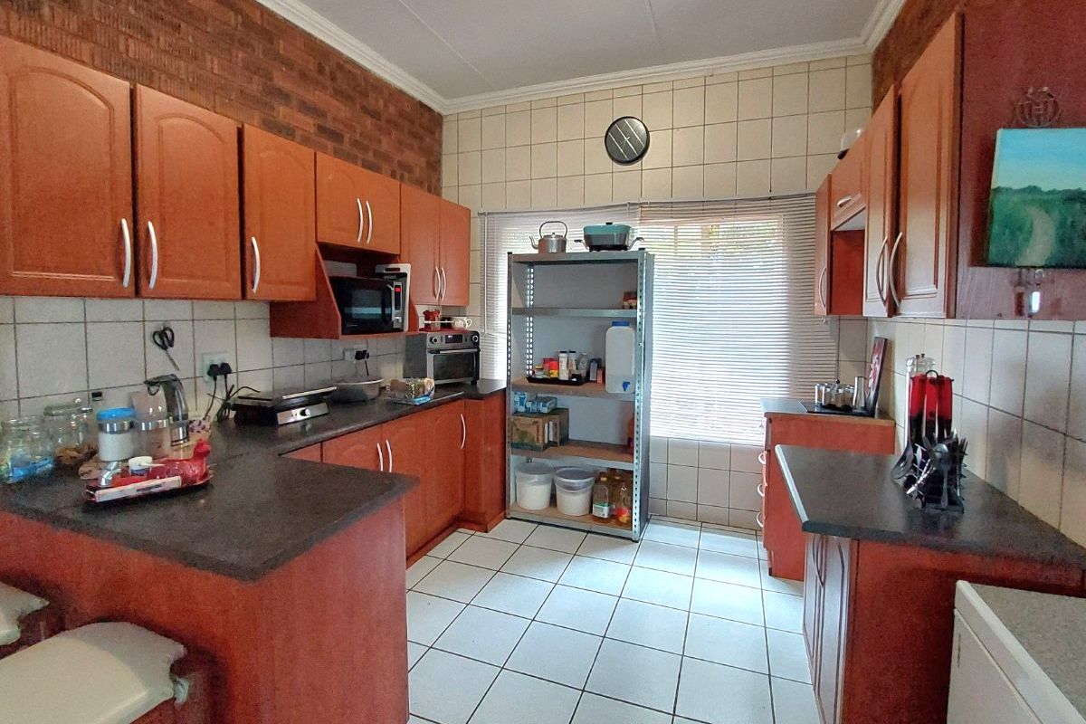 House for Sale in Secure Estate  Brits, North West - Photo 3