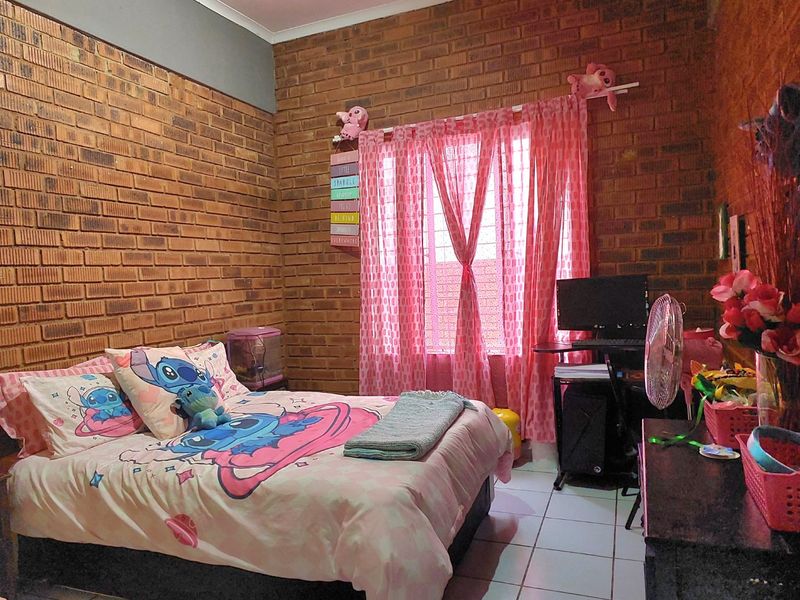 House for Sale in Secure Estate  Brits, North West - Photo 10