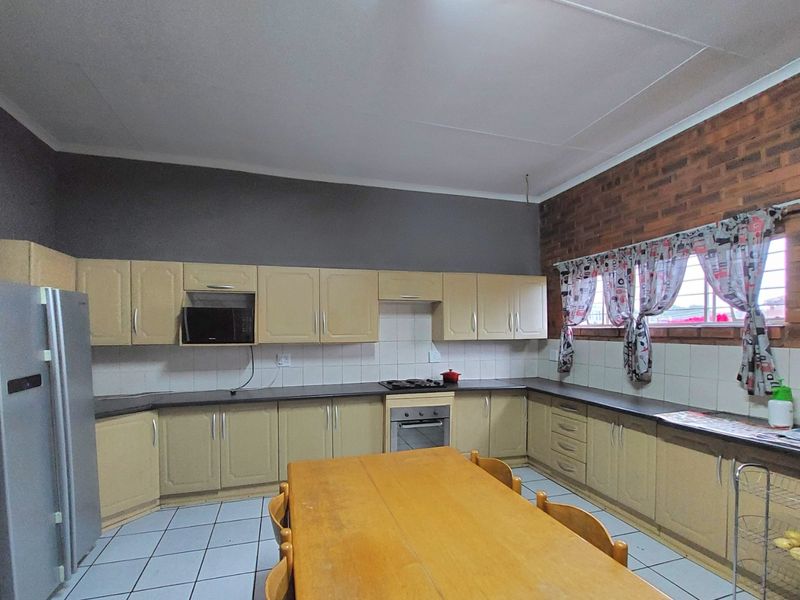 House for Sale in Secure Estate  Brits, North West - Photo 6