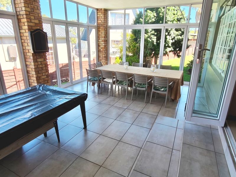 Spacious 8-Bedroom freestanding Home in the Tranquil town of Vaal Marina - Photo 10