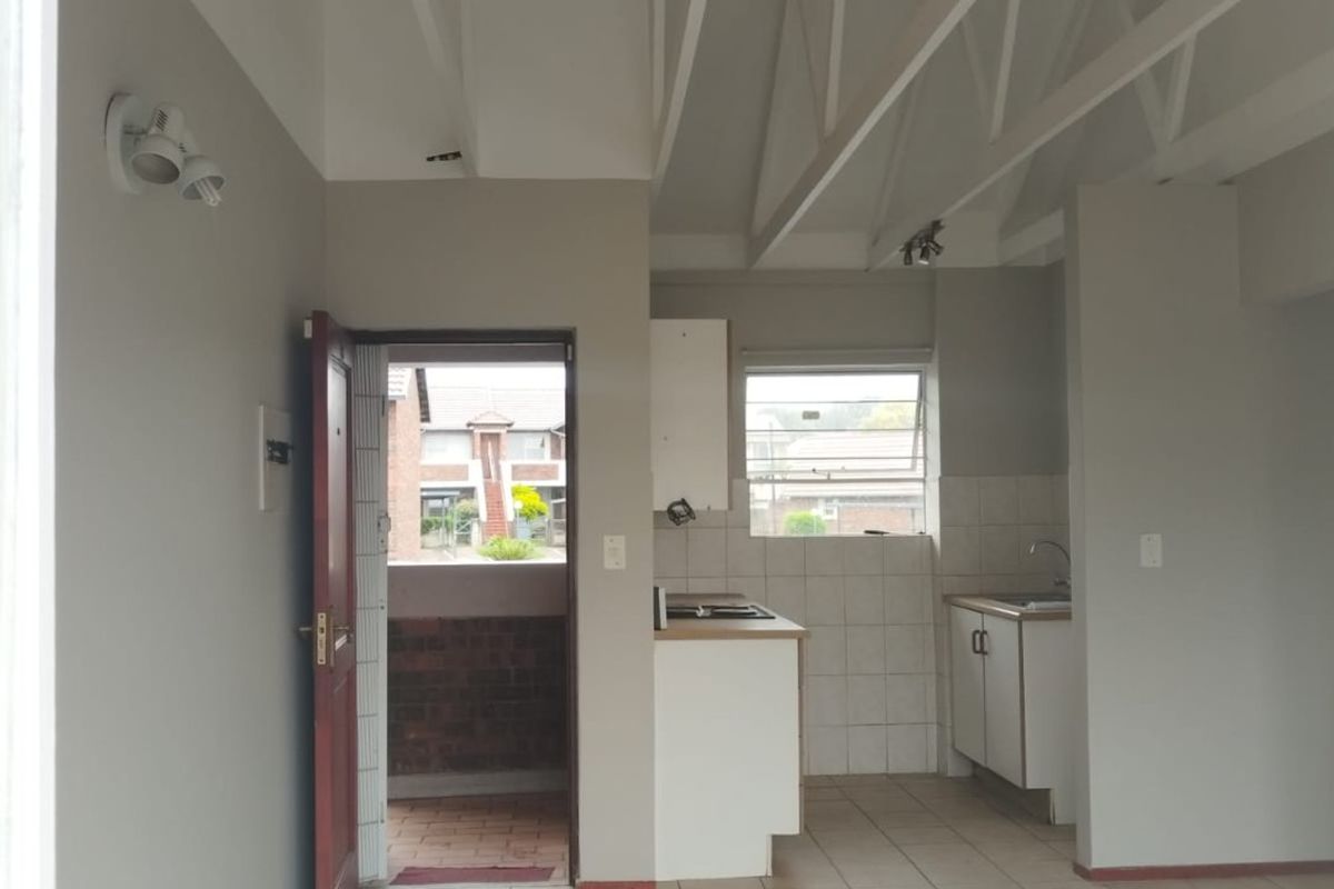 “Your Perfect First-Home Escape Awaits!” - Photo 2