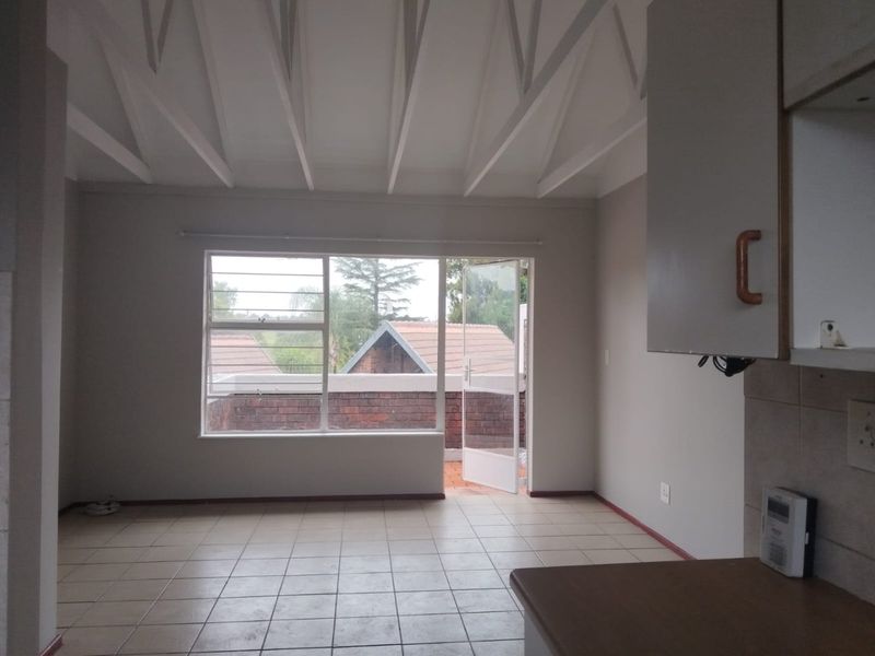 “Your Perfect First-Home Escape Awaits!” - Photo 8