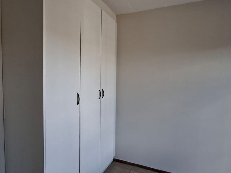 2 Bedroom Ground Floor Apartment with Private Garden - Photo 9